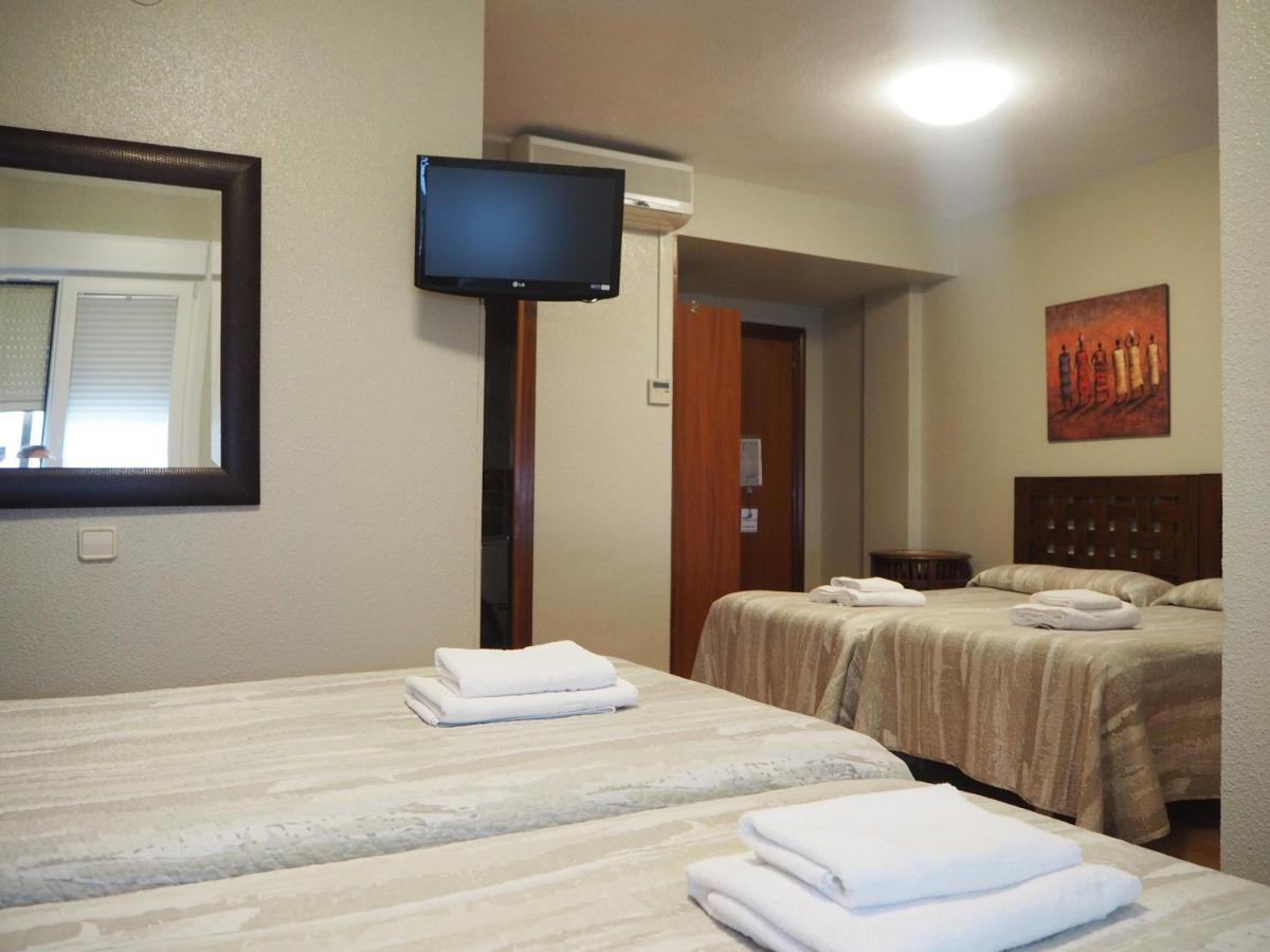 Hostal Acella Памплона Екстер'єр фото
