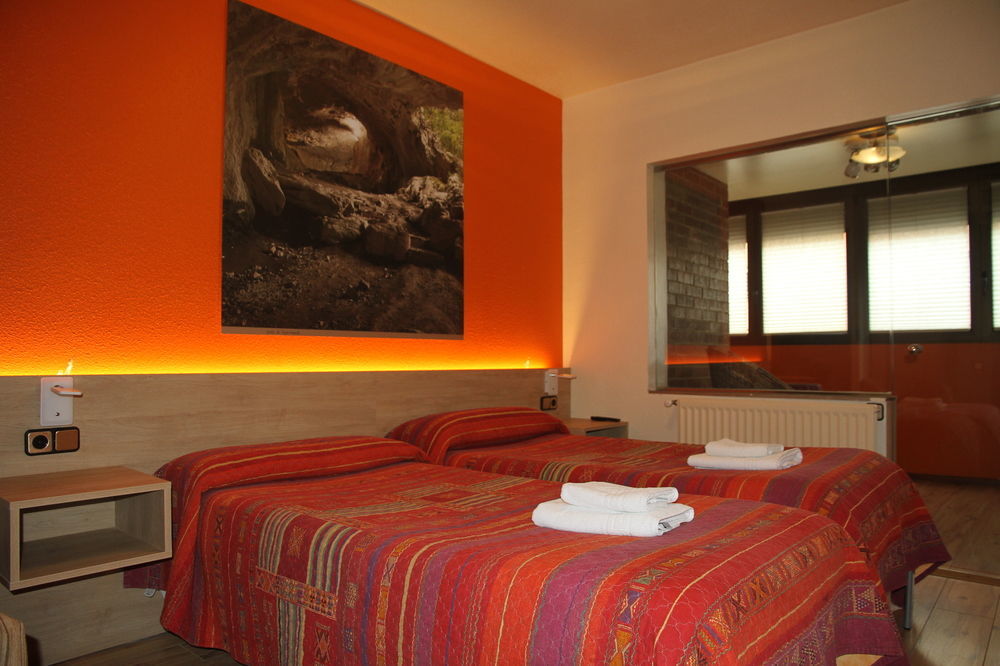 Hostal Acella Памплона Екстер'єр фото A room at the hotel